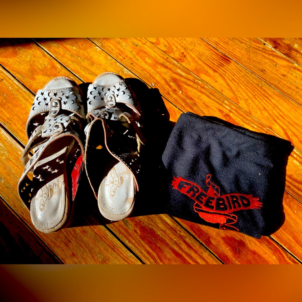 Free Bird gently worn open toed heels. Size 9.